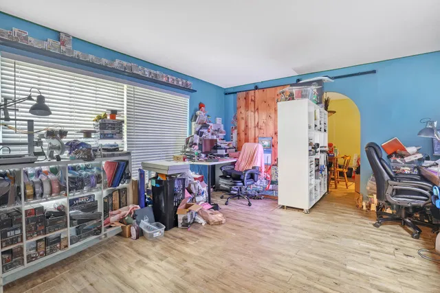 Residence photo 32
