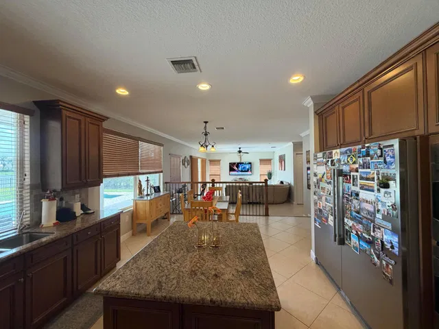 Residence photo 5