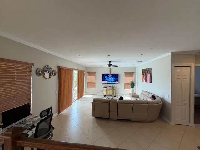 Residence photo 6