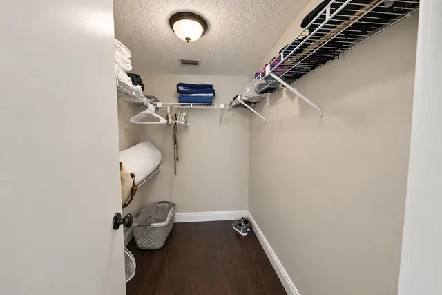 Unit 103 photo 11