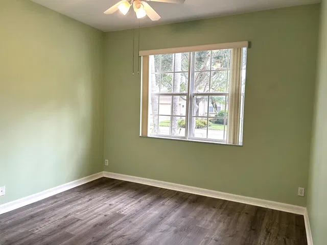 Residence photo 8
