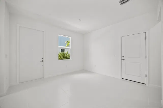 Residence photo 17