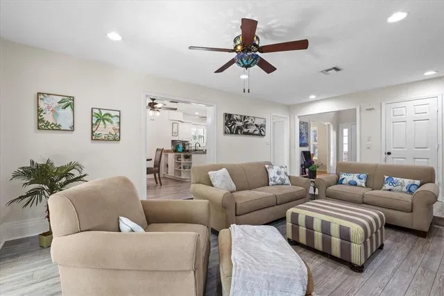 Residence photo 4