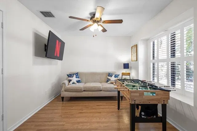 Residence photo 12