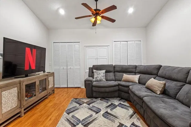 Residence photo 22