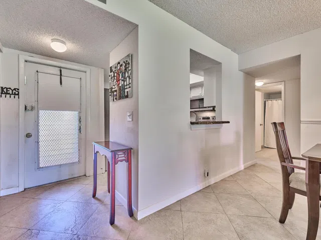 Unit 107 photo 14