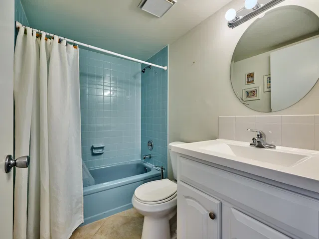 Unit 107 photo 29