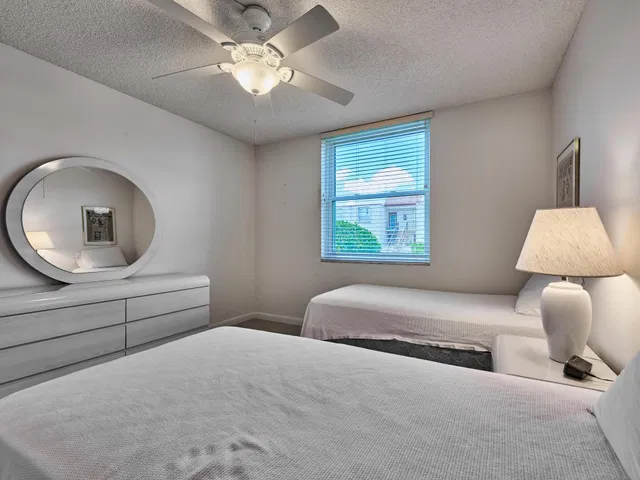 Unit 107 photo 32