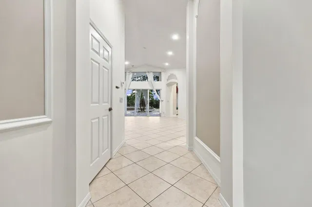 Residence photo 6