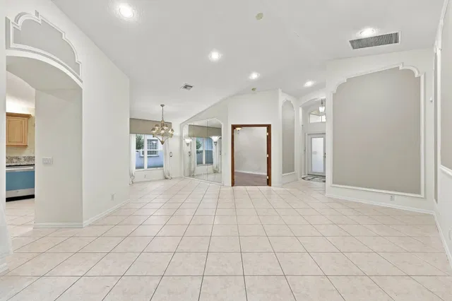 Residence photo 11