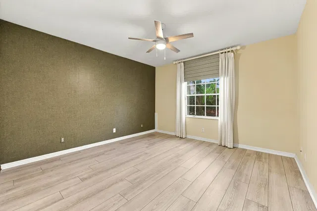 Residence photo 33