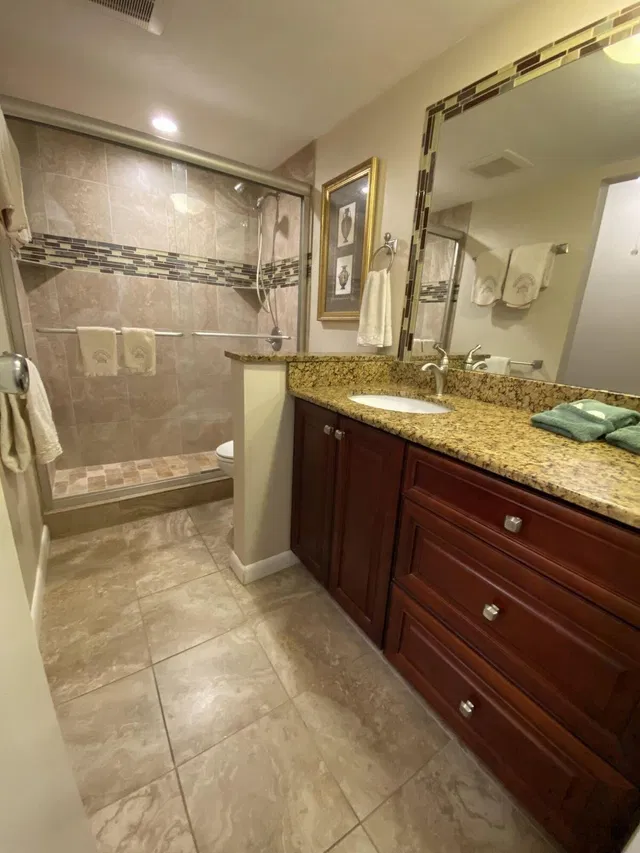 Unit 105 photo 11