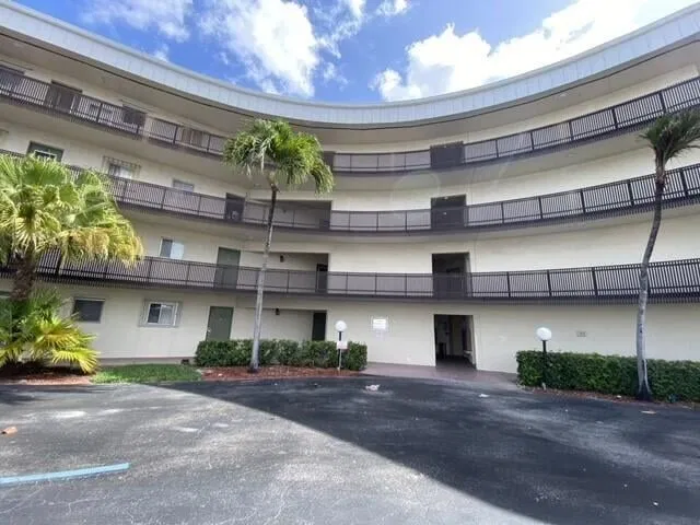 Unit 105 photo 24