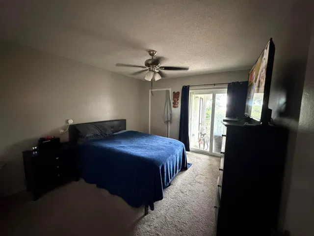 Unit 7-206 photo 3