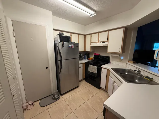 Unit 7-206 photo 5