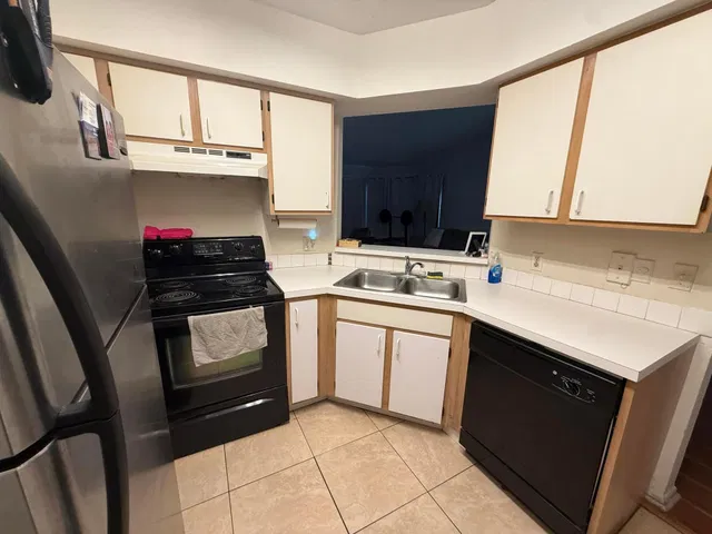 Unit 7-206 photo 6