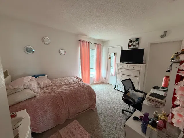 Unit 7-206 photo 7