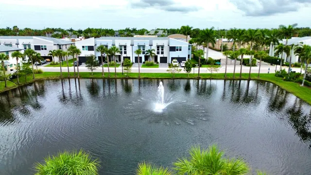 Residence photo 3