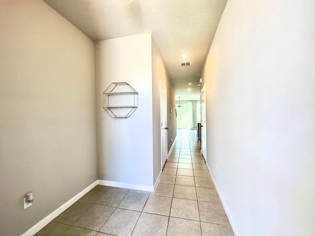 Residence photo 5