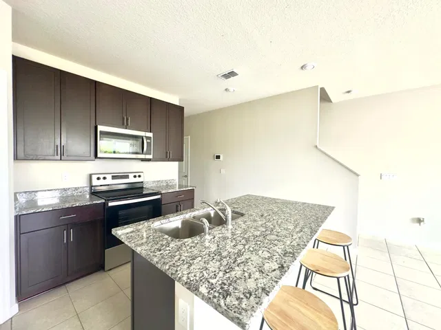 Residence photo 6