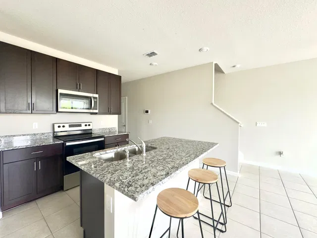 Residence photo 8