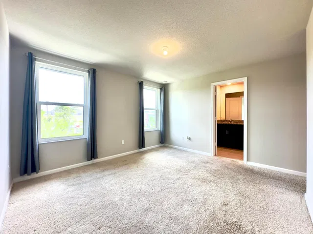 Residence photo 22