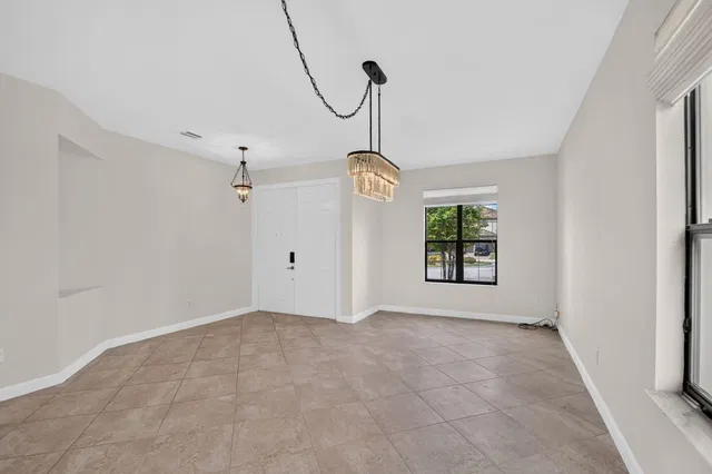 Residence photo 12