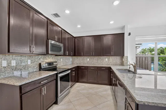 Residence photo 15