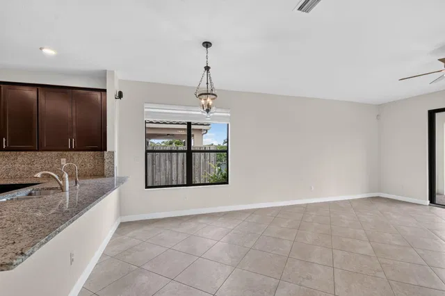 Residence photo 26