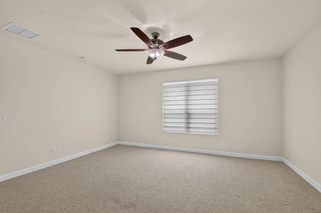 Residence photo 32