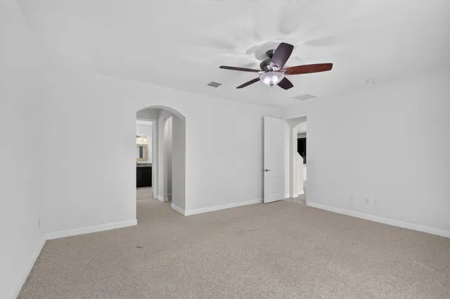 Residence photo 34