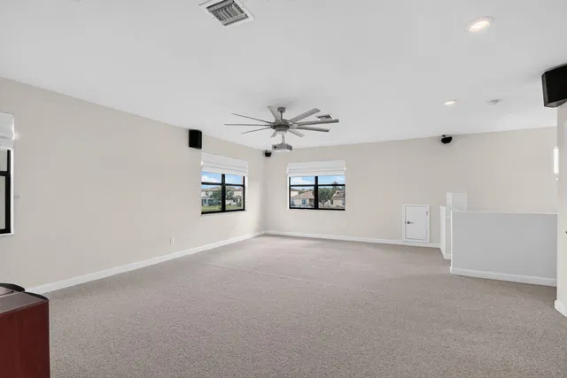 Residence photo 56