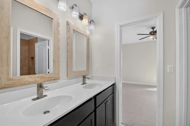 Residence photo 63