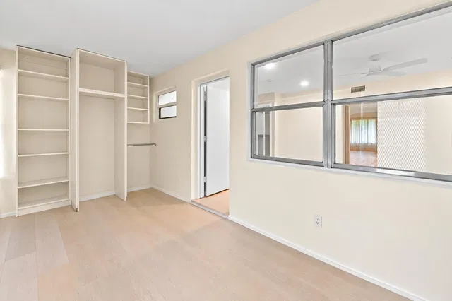 Unit C photo 12