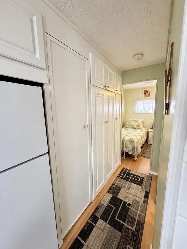 Unit H photo 11