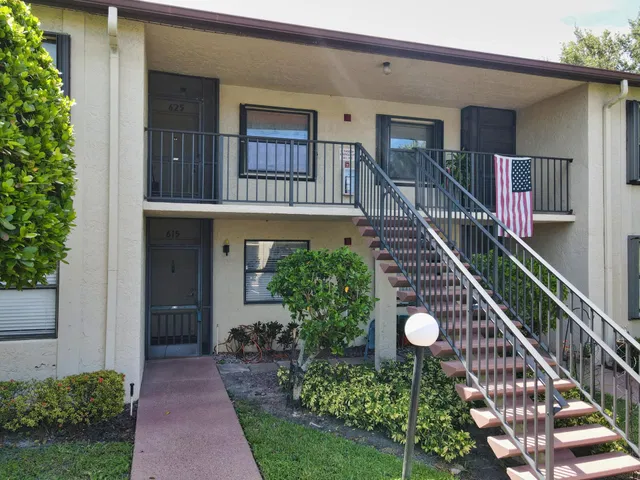 Unit 615 photo 10