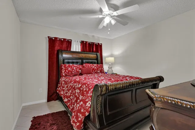 Unit 615 photo 17