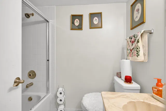 Unit 615 photo 20