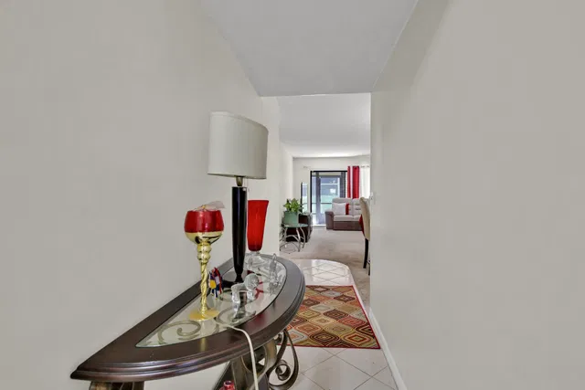 Unit 615 photo 22