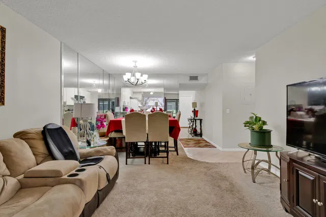 Unit 615 photo 30