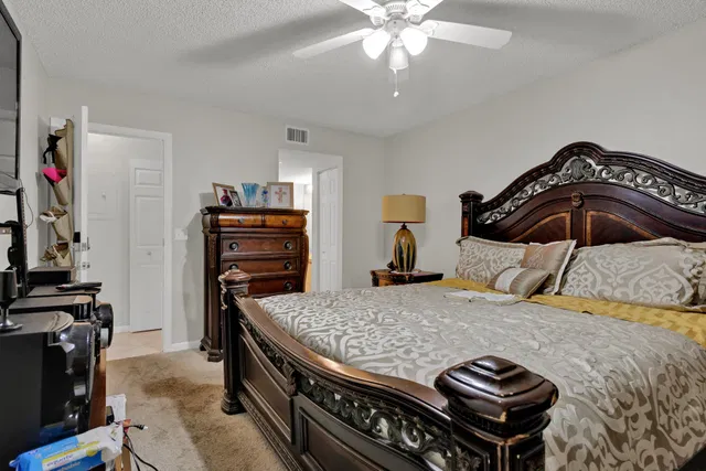 Unit 615 photo 34
