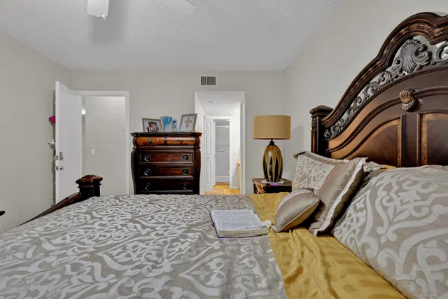 Unit 615 photo 35