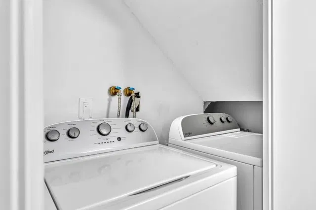 Unit 31-D photo 14