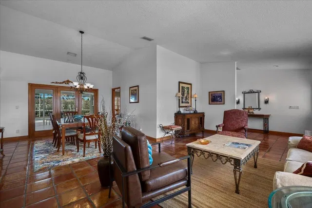 Residence photo 11