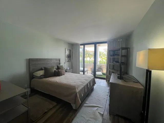 Unit 103 photo 10