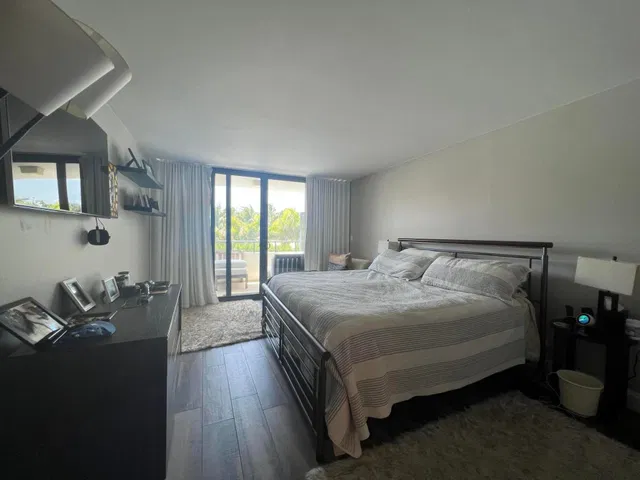 Unit 103 photo 11