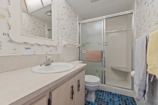 Unit H206 photo 10