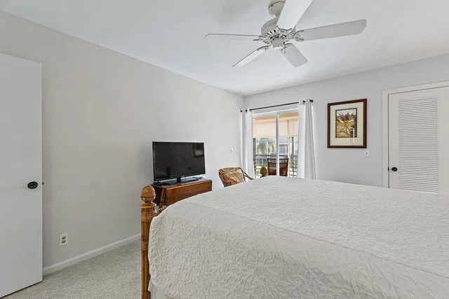Unit H206 photo 11