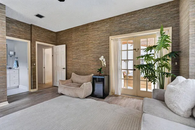 Residence photo 30