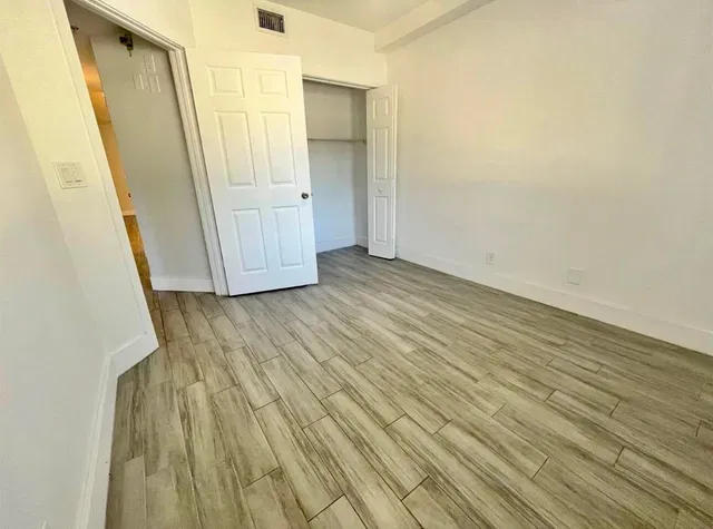 Unit 1316 photo 8